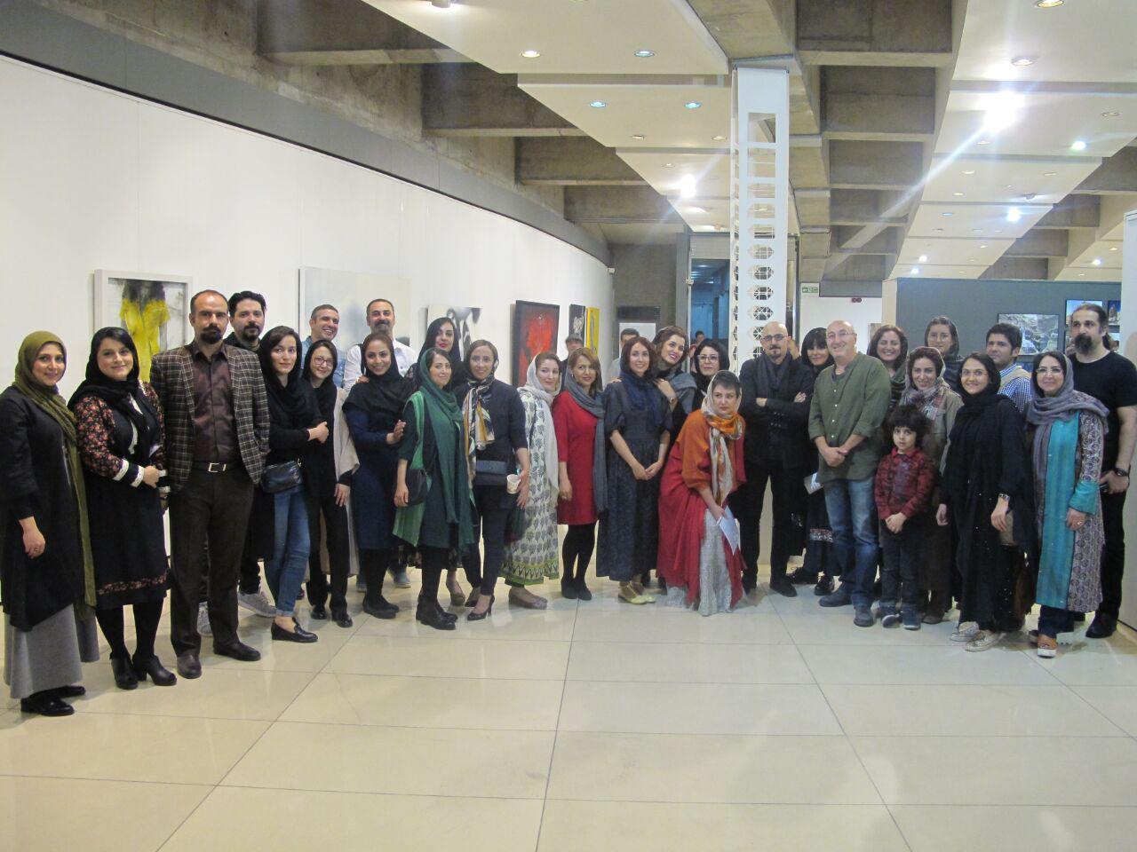 نمایشگاه گروهی «رویکردها و گرایش ها در هنر معاصر ایران 2» در گالری ملت افتتاح شد. نمایشگاه گروهی «رویکردها و گرایش ها در هنر معاصر ایران 2» در گالری ملت افتتاح شد.