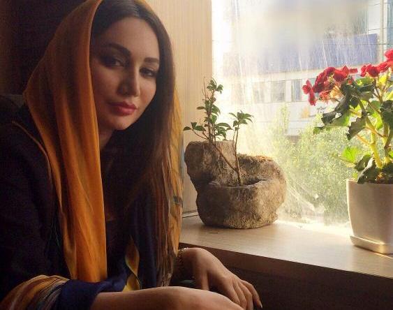نمایشگاه نقاشی نگین رضوانی با عنوان " نگاه ... " نمایشگاه نقاشی نگین رضوانی با عنوان " نگاه ... "