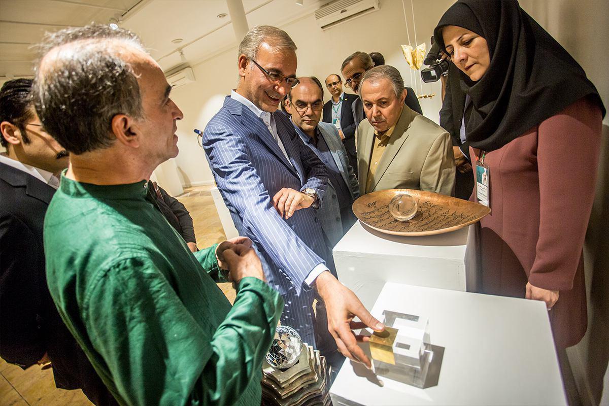 خانه هنرمندان با حضور چشم گیر مردم نفسی عاشقانه کشید خانه هنرمندان با حضور چشم گیر مردم نفسی عاشقانه کشید