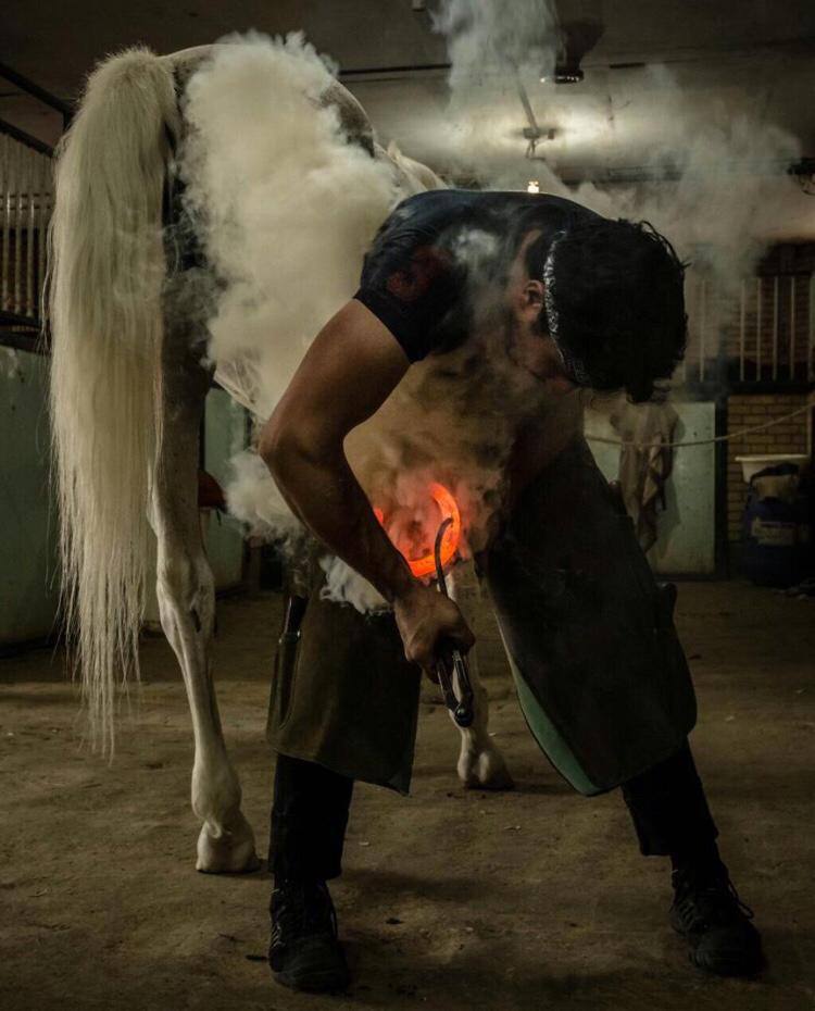 اثر نعل نو از رامش حسینی لاهیجی اثر نعل نو از رامش حسینی لاهیجی