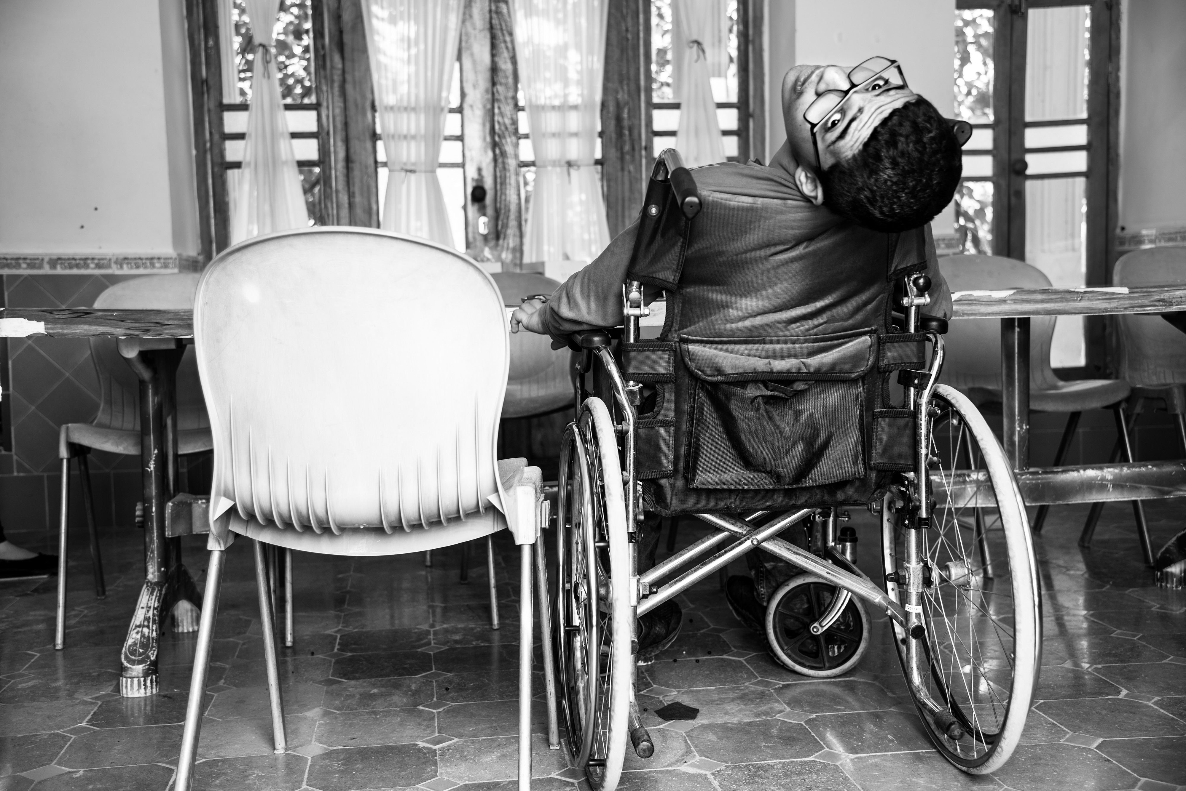 اثر فرشتگان بی بال 2 از شهروز حیدری اثر فرشتگان بی بال 2 از شهروز حیدری