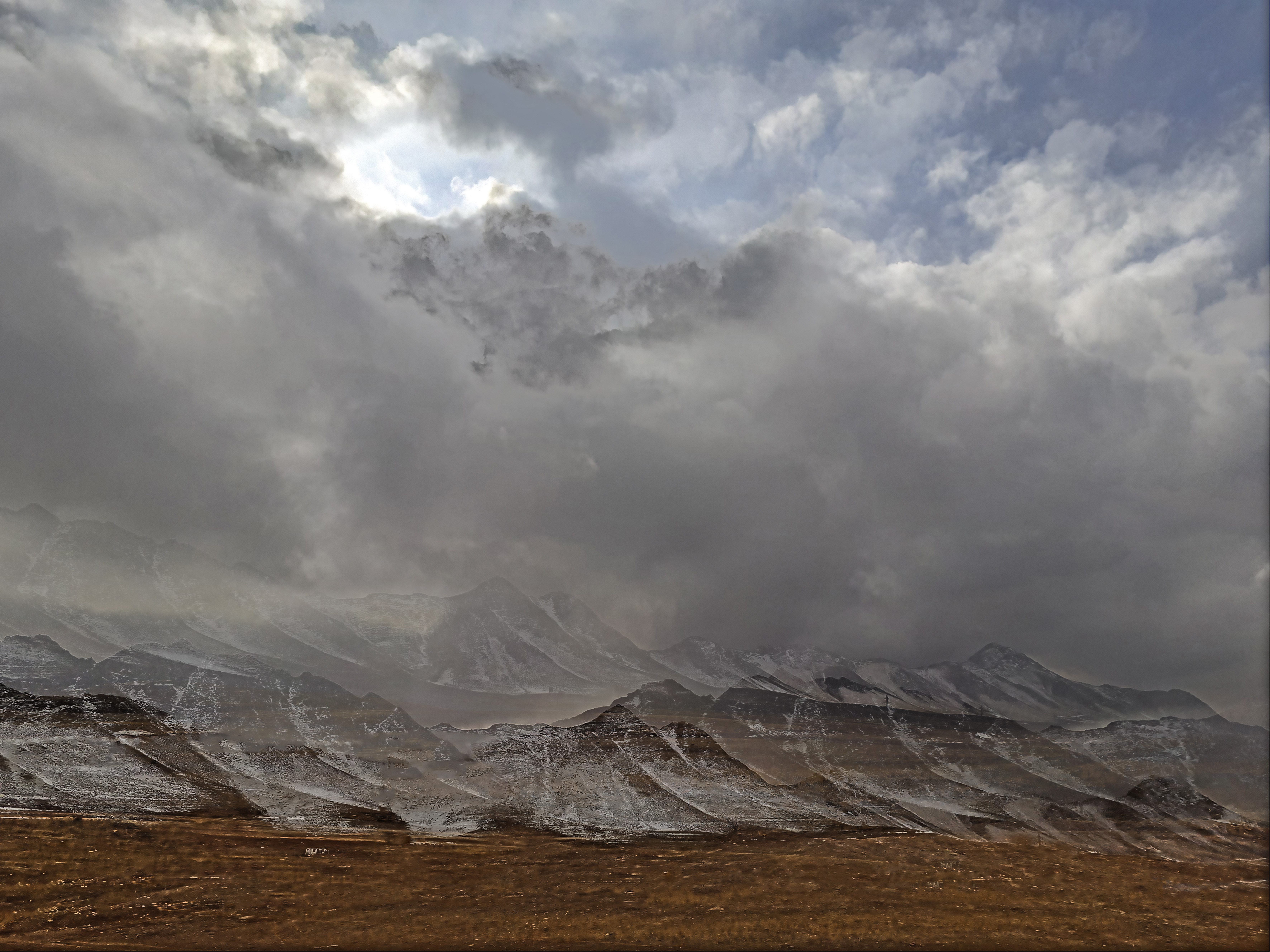اثر کمی فرا واقعی از فرهاد عزیزی اثر کمی فرا واقعی از فرهاد عزیزی