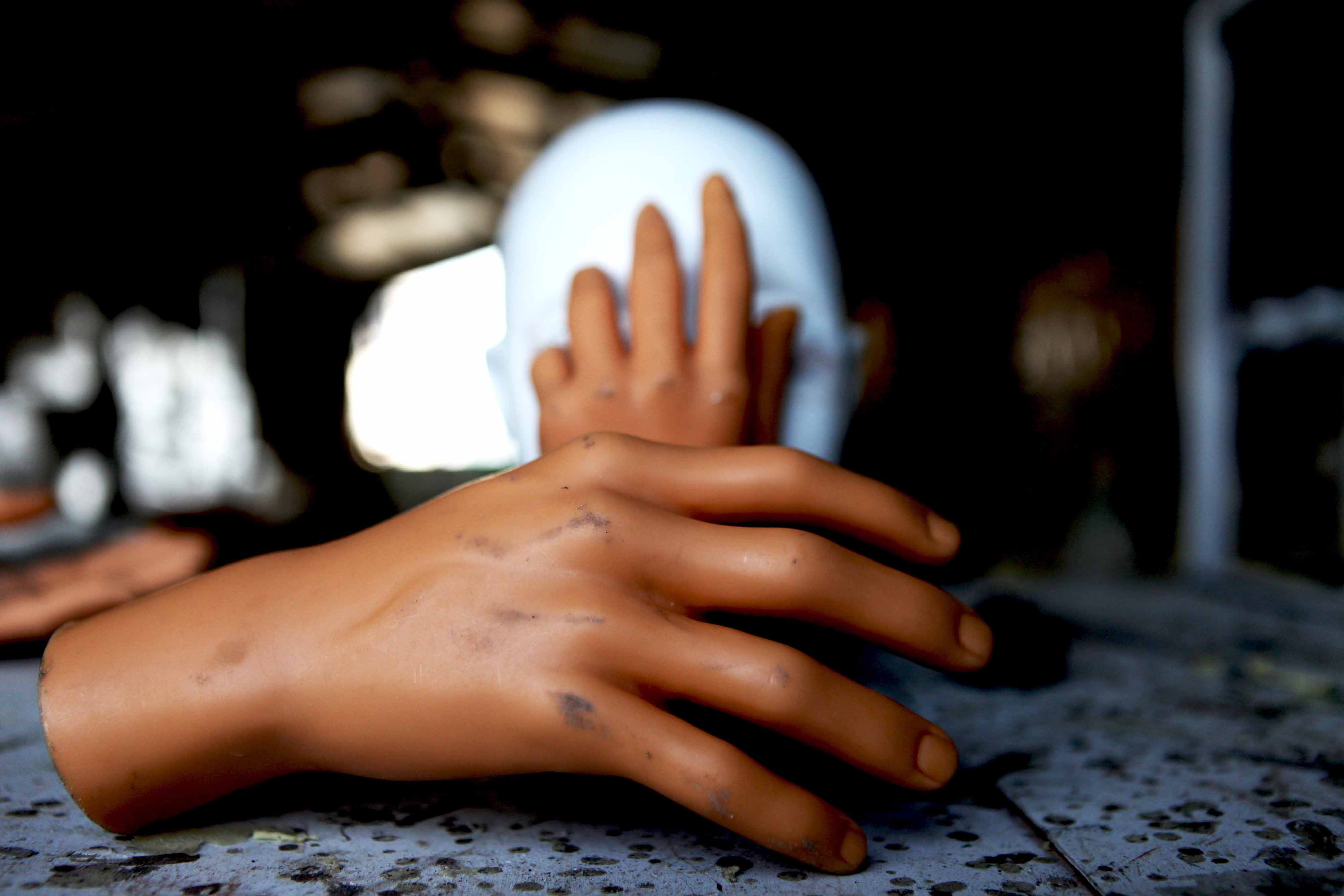 اثر مانکن ها از سام کلانتری اثر مانکن ها از سام کلانتری