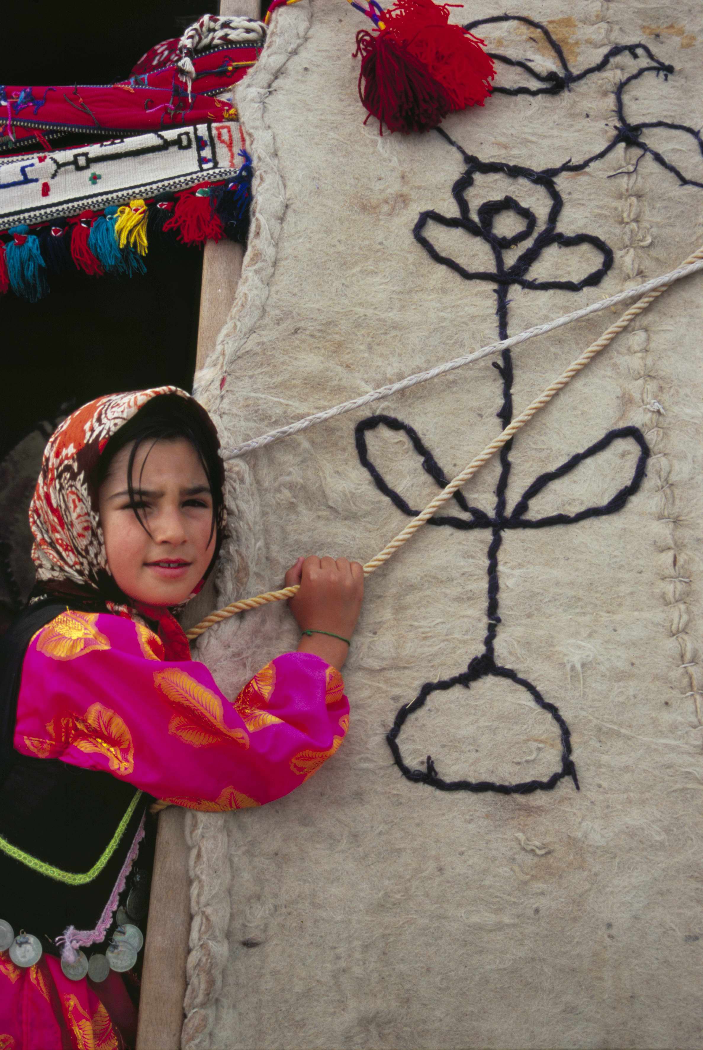 اثر تنها از رامش حسینی لاهیجی اثر تنها از رامش حسینی لاهیجی