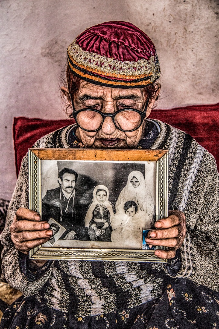 Artwork Mother of a generation by Abdolrahman Mojarrad Artwork Mother of a generation by Abdolrahman Mojarrad