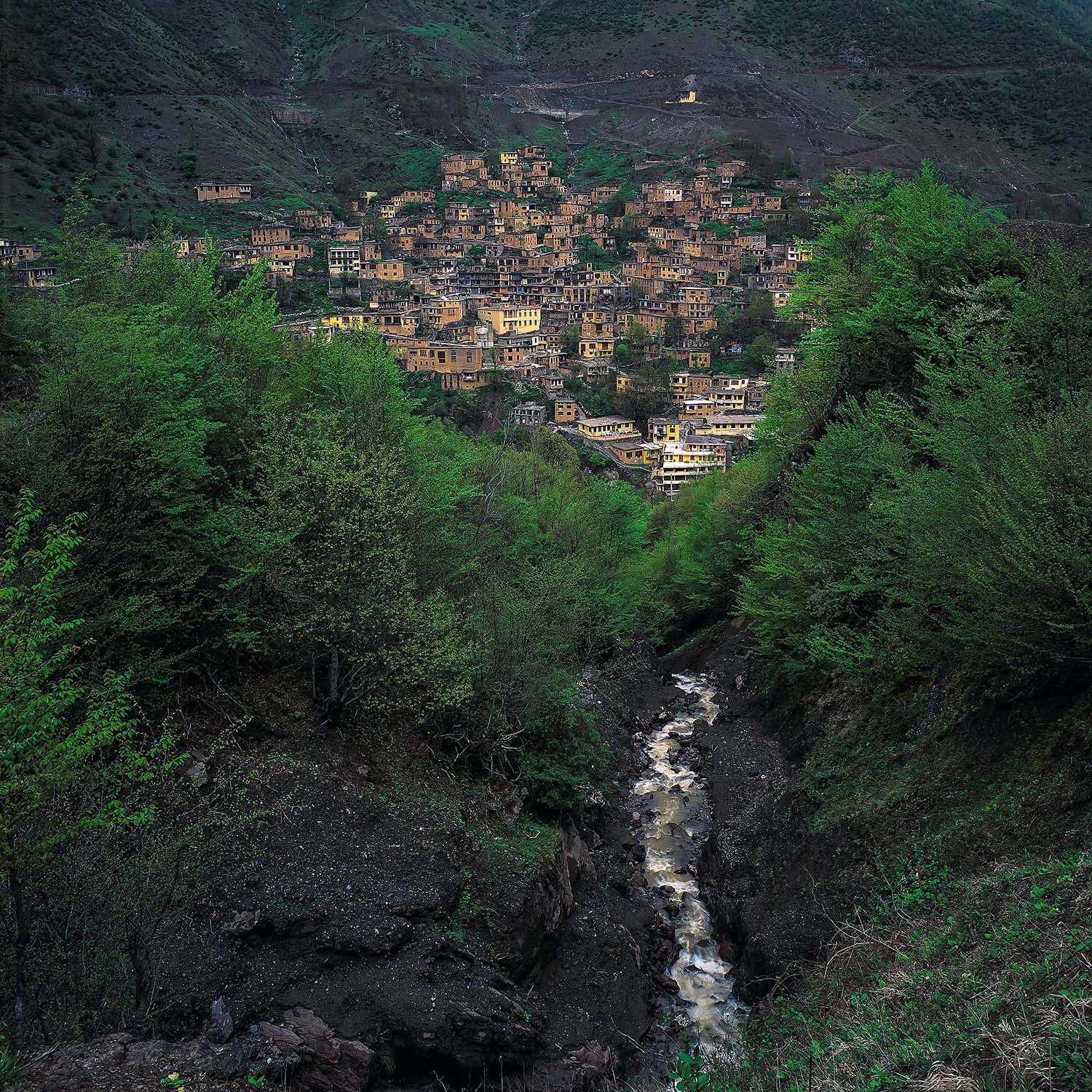 اثر ماسوله و رودخانه از سعید محمودی ازناوه اثر ماسوله و رودخانه از سعید محمودی ازناوه