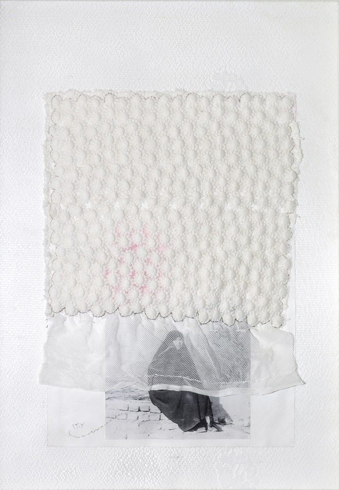 اثر از مجموعه گلهای سرخ از آمنه زمانی اثر از مجموعه گلهای سرخ از آمنه زمانی