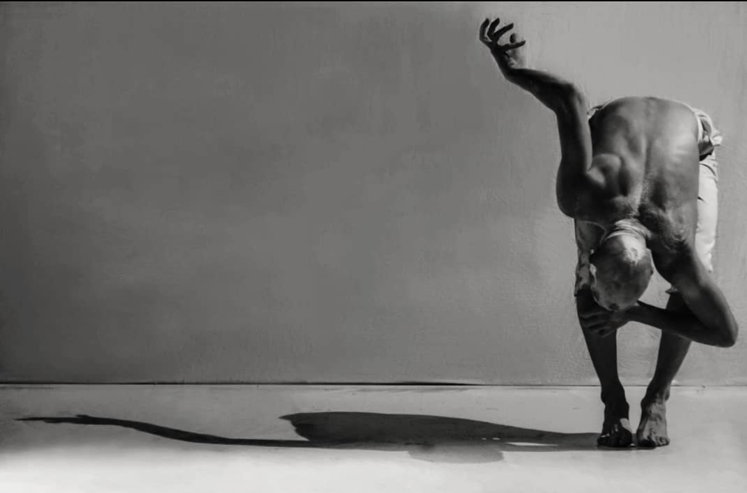 Artwork form and shadow by Marjaneh Pourhosein Artwork form and shadow by Marjaneh Pourhosein