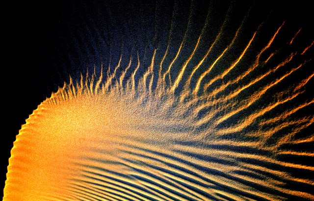 اثر خوابگاه خورشید از علی قلم سیاه اثر خوابگاه خورشید از علی قلم سیاه