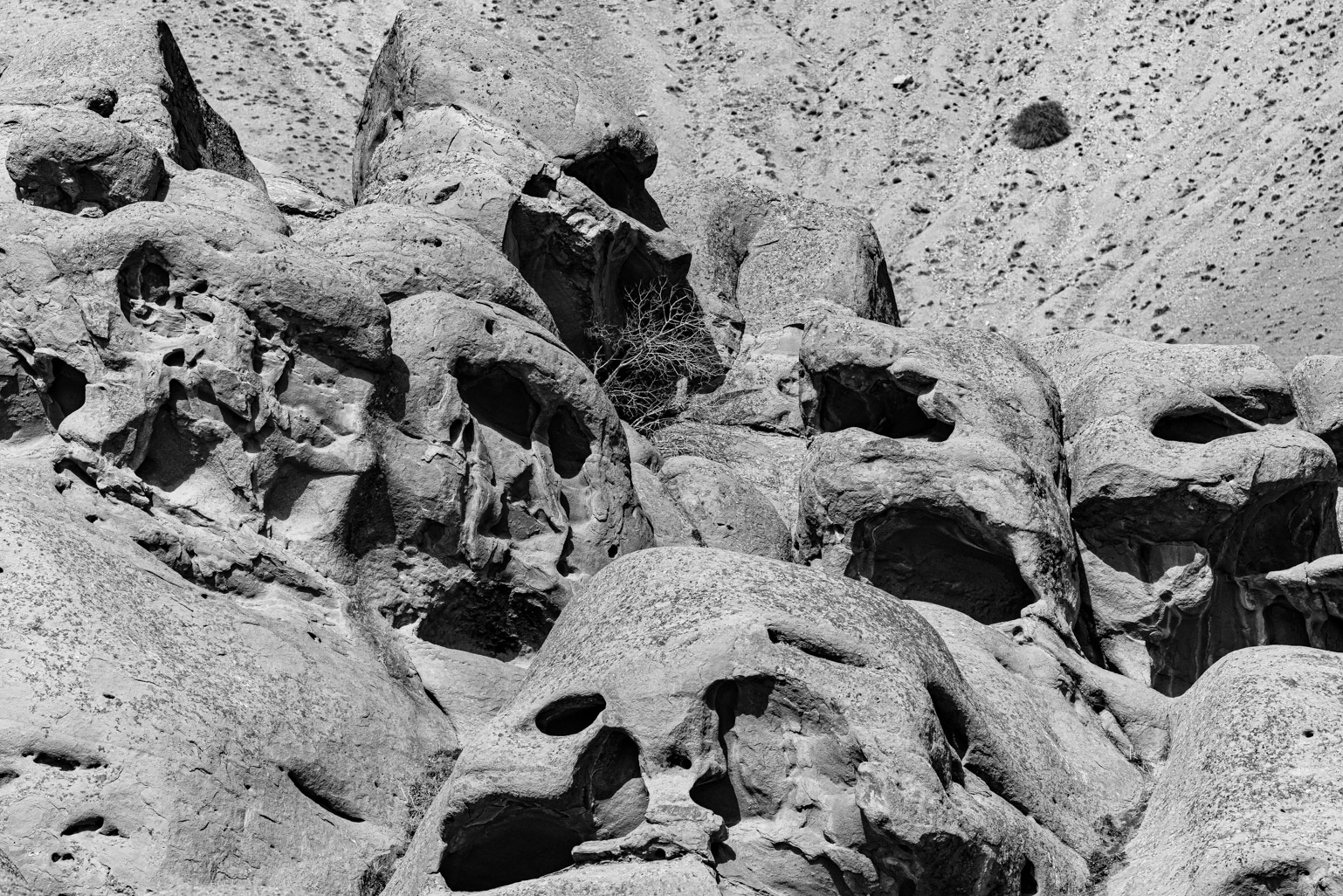 Artwork Coexistence of stones 02 by Majid Hojati - Maho Artwork Coexistence of stones 02 by Majid Hojati - Maho