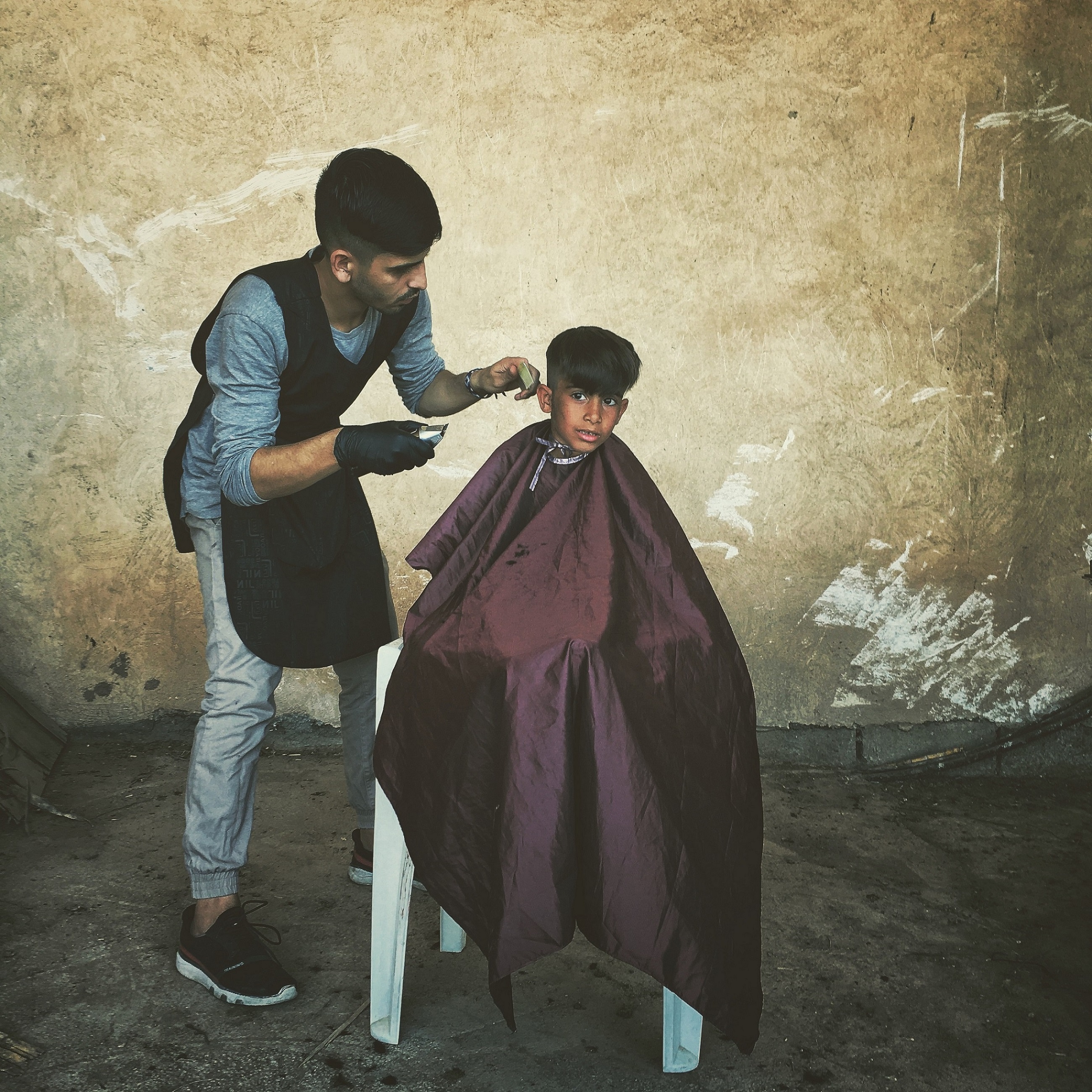 اثر سرم را سرسری متراش ای استاد سلمانی از علی کاظمی اثر سرم را سرسری متراش ای استاد سلمانی از علی کاظمی