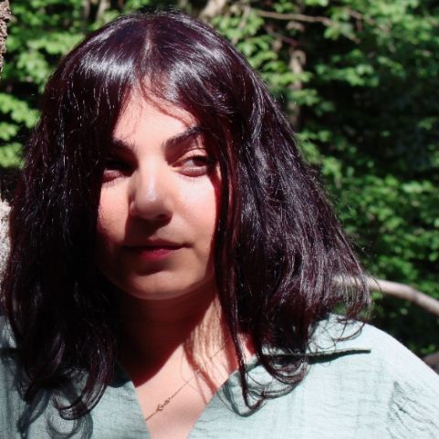 نیلوفر فقیهی نیلوفر فقیهی