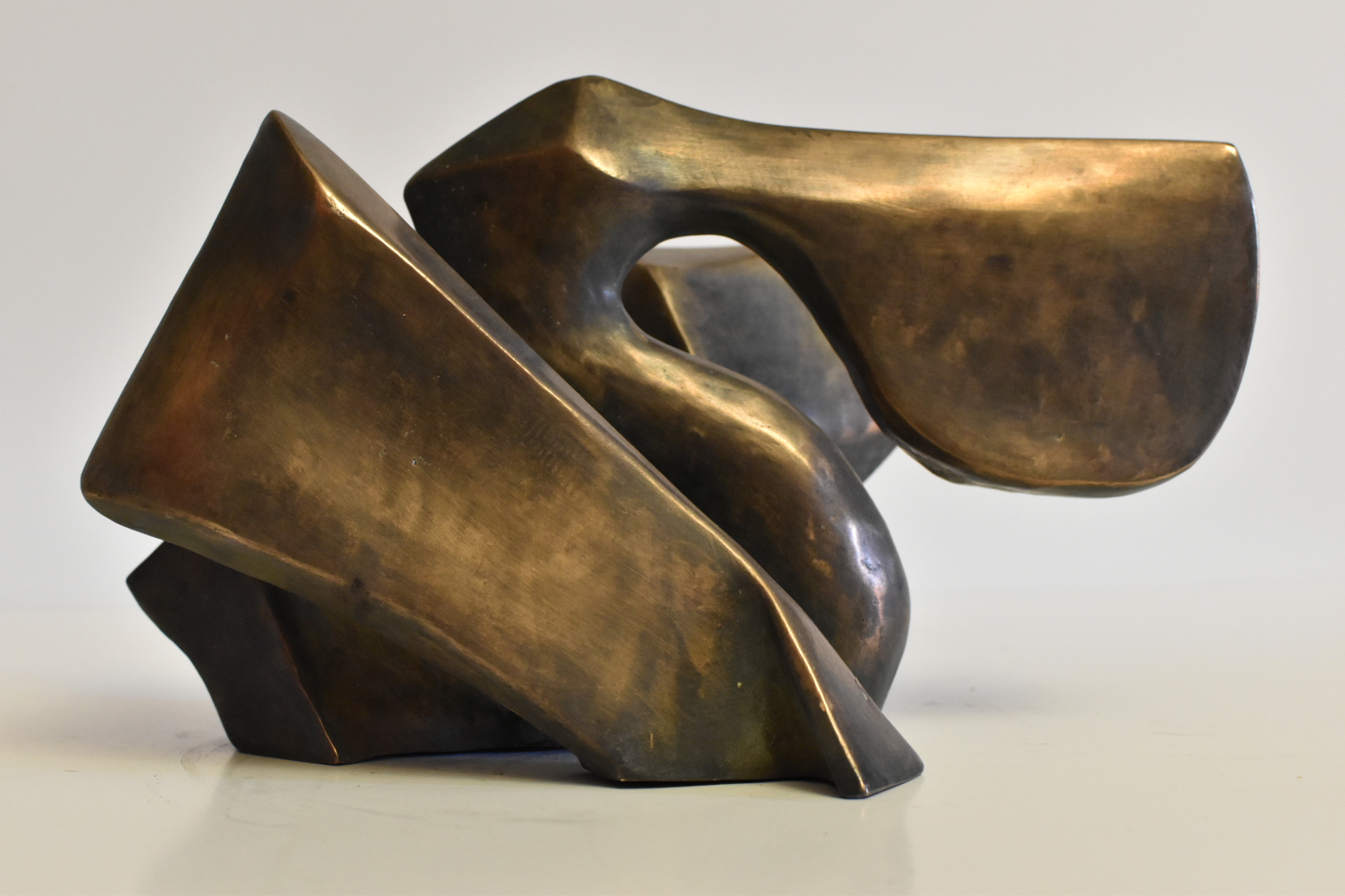 اثر پلیکان 1 از صونا یداللهی اثر پلیکان 1 از صونا یداللهی